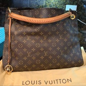 Louis Vuitton Artsy MM Handbag